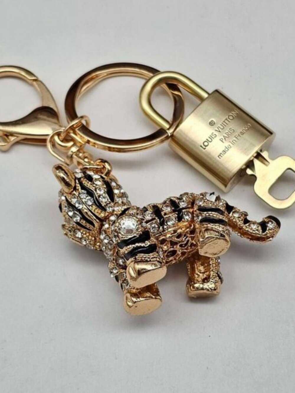 LV Authentic Gold Padlock 🔒 Key Set w/ Unbranded Keychain Tiger Charm - Picture 5 of 8